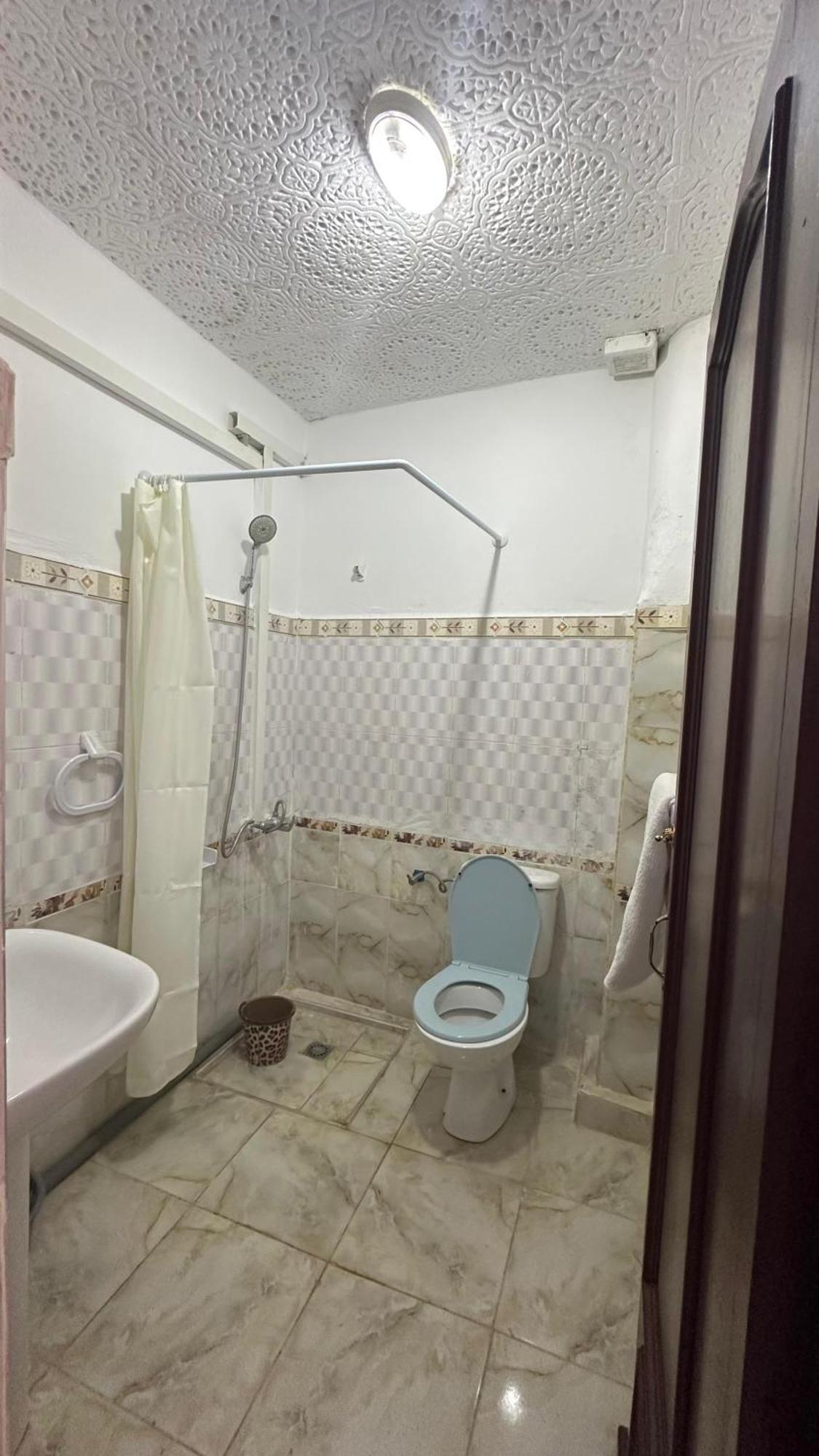 Hotel Al Amana 舍夫沙万 外观 照片