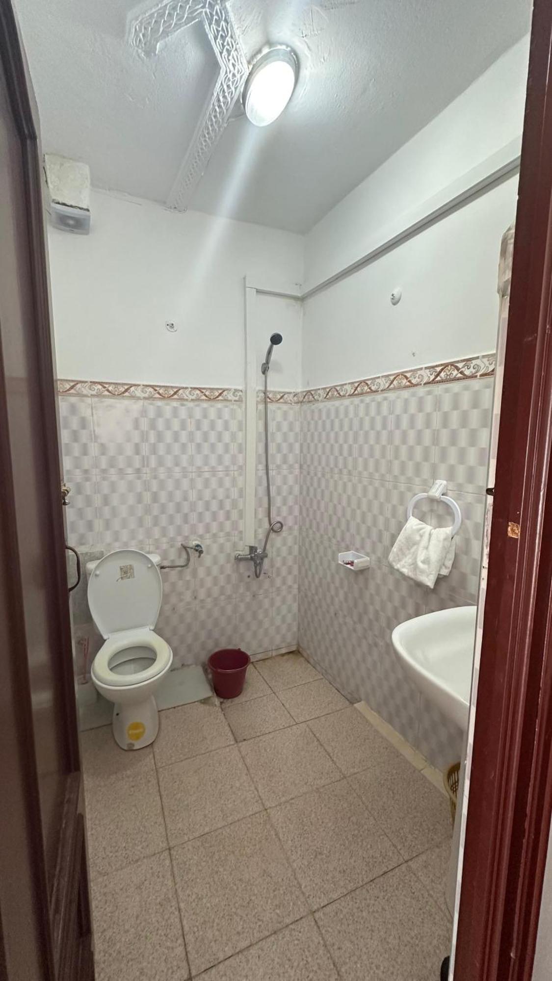 Hotel Al Amana 舍夫沙万 外观 照片