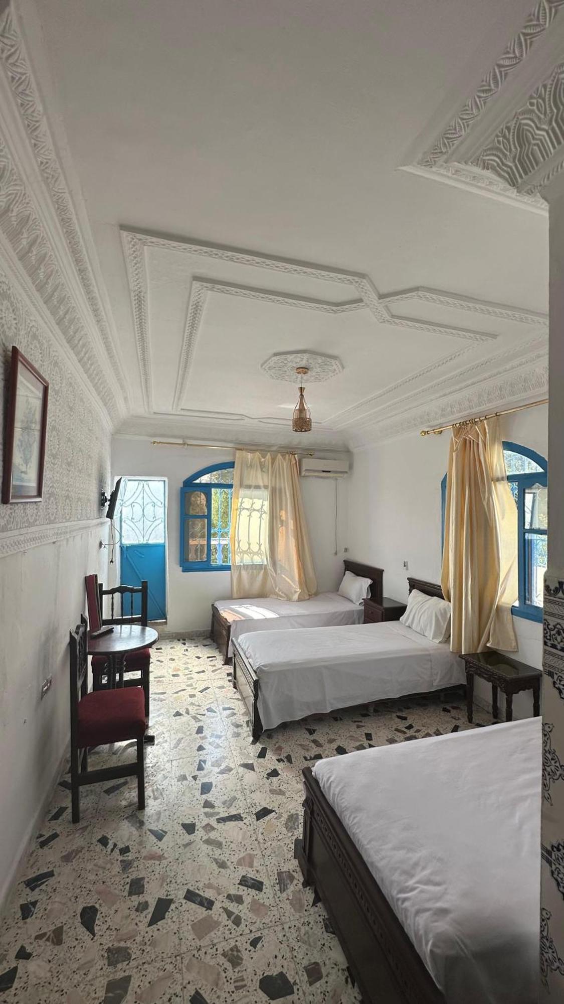 Hotel Al Amana 舍夫沙万 外观 照片