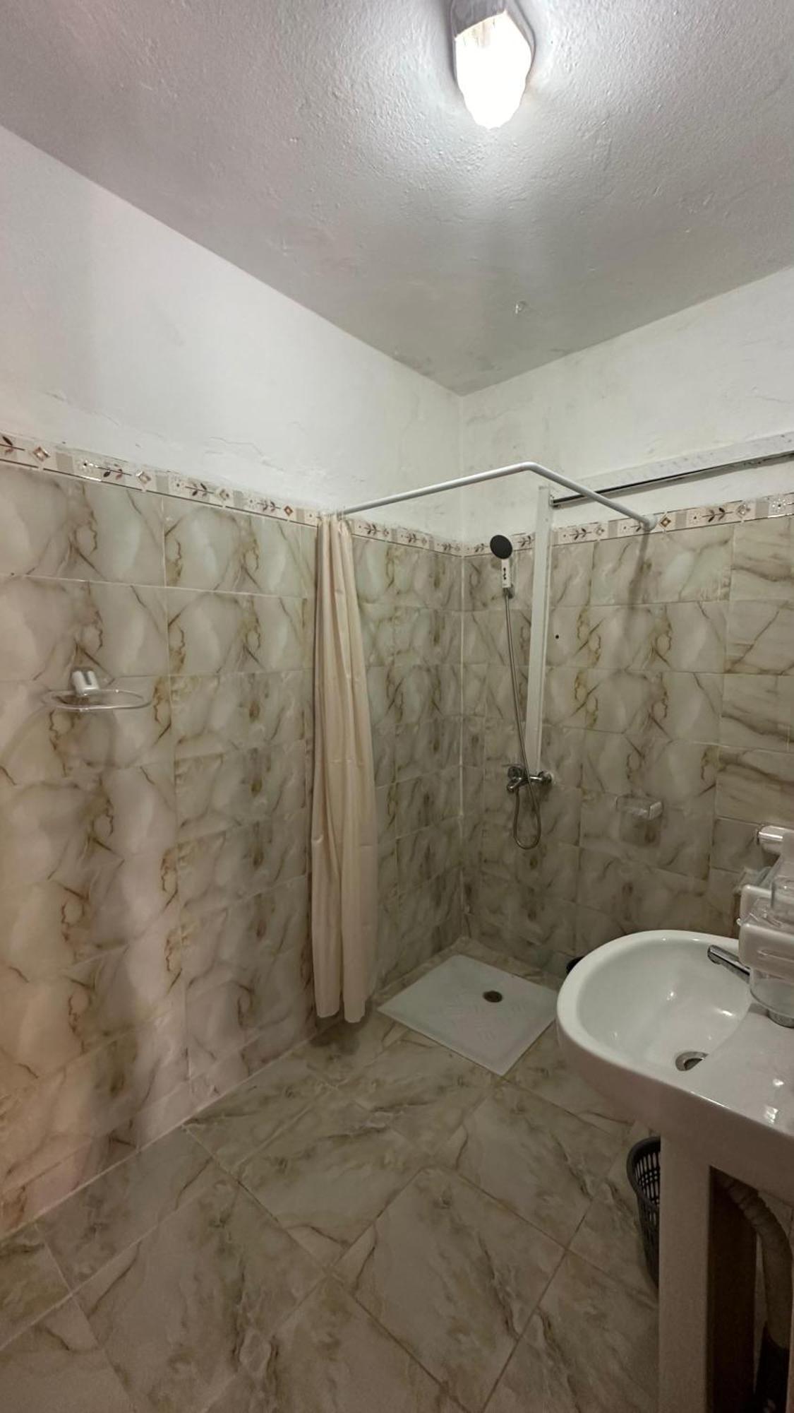 Hotel Al Amana 舍夫沙万 外观 照片